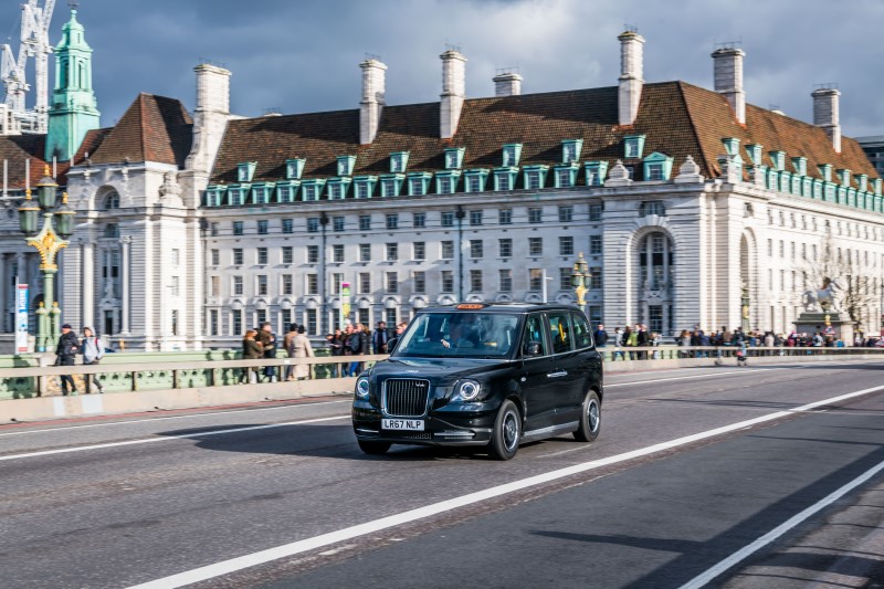Electric Taxi Rentals Barnet - 0208 807 7931 - Black Taxi Rentals